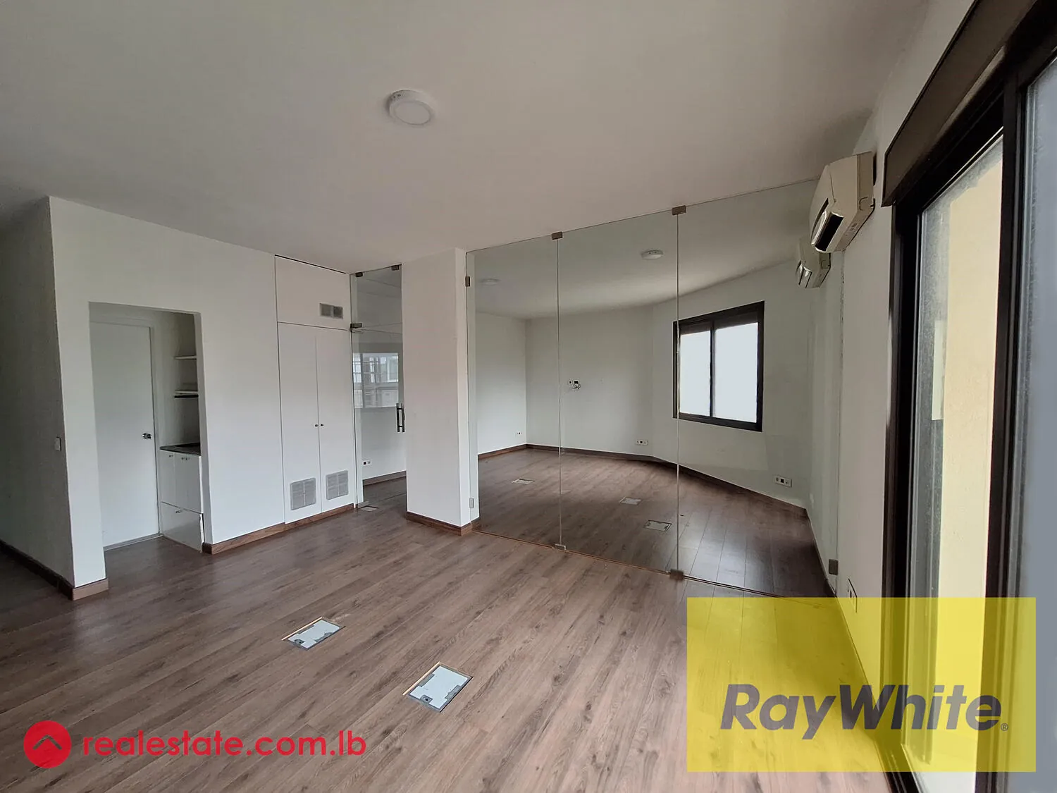 A Compact Office For Rent — الصورة 2