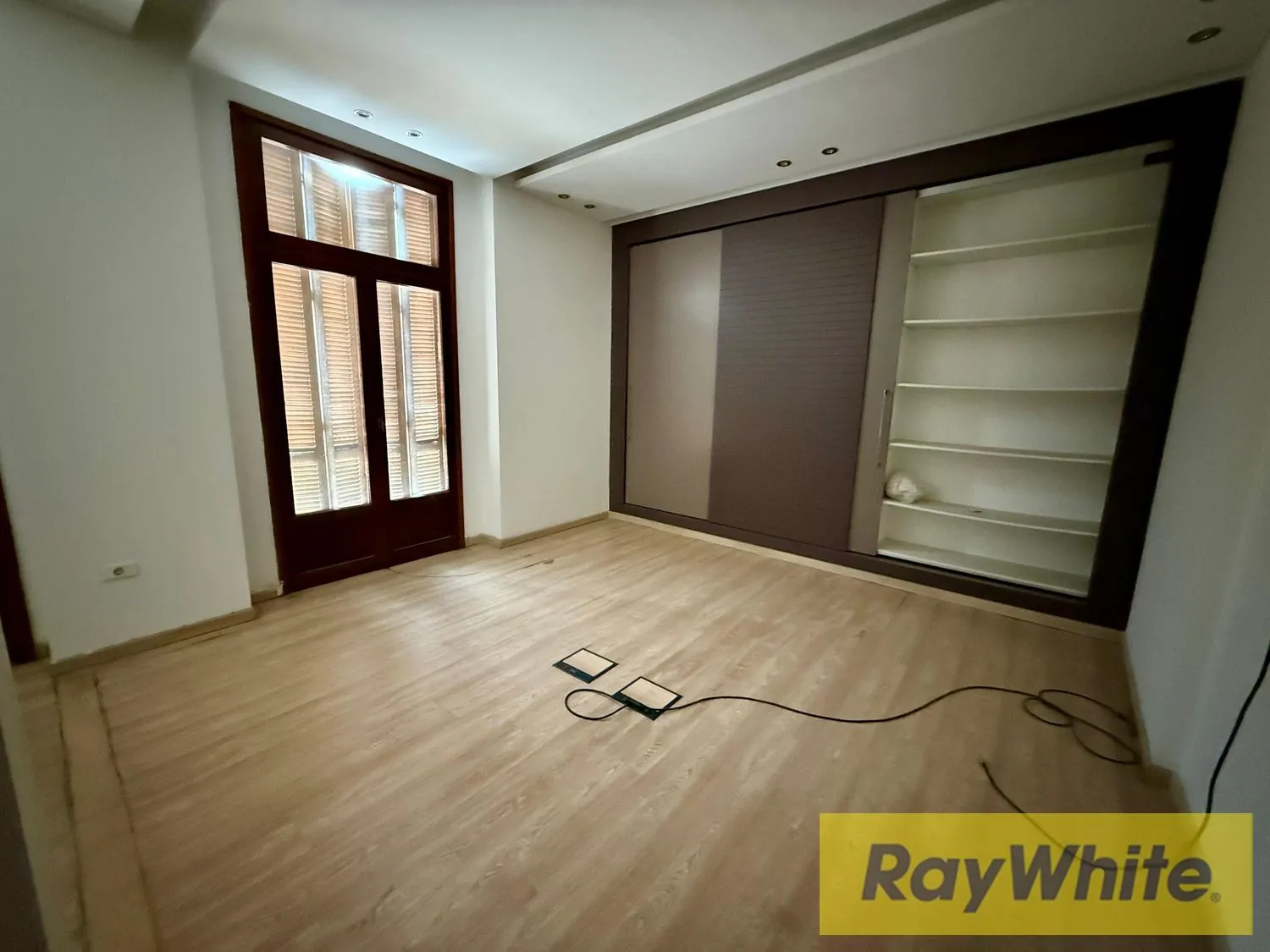 Office For Rent In Downtown – 200 Sqm — الصورة 2