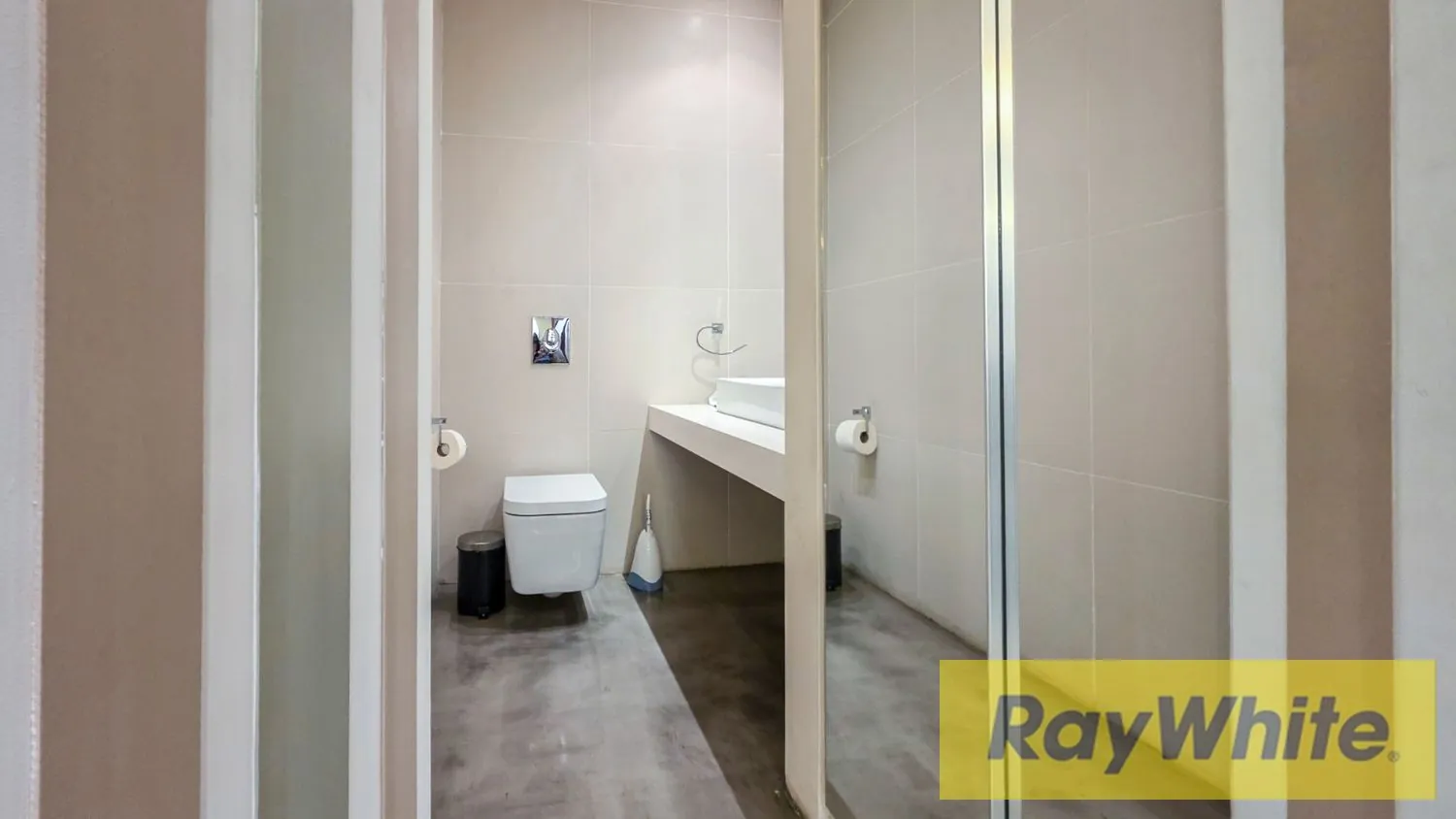 Office For Sale In Mkalles – Panoramic Views — الصورة 2