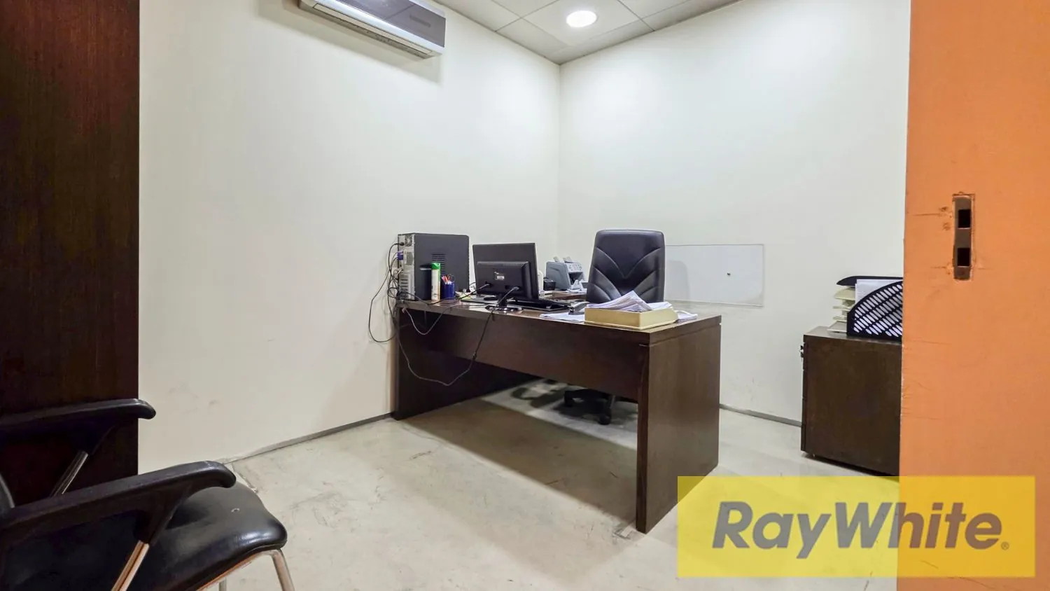 Office For Sale In Mkalles – Panoramic Views — الصورة 3