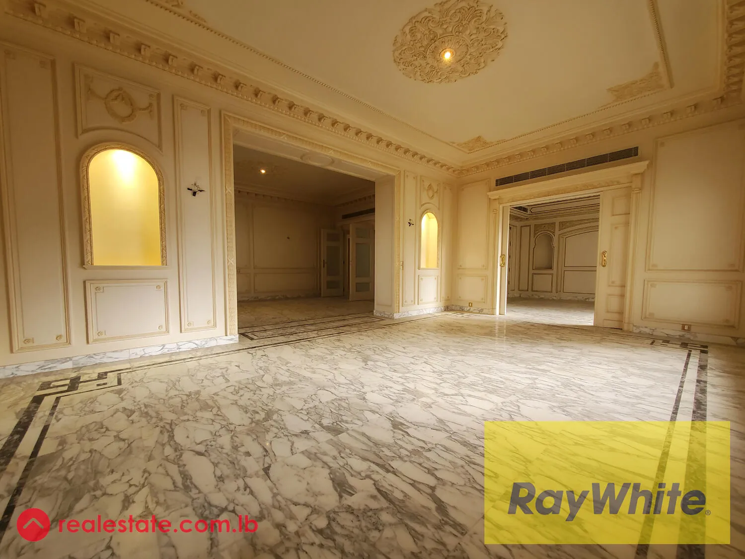 Villa For Sale In Antelias For Investment — الصورة 3