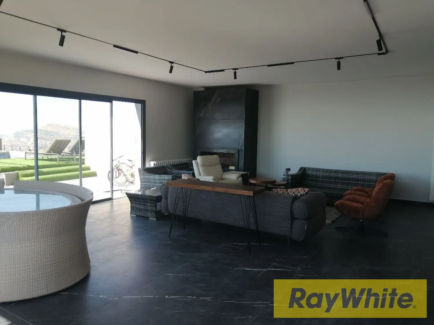 Apartment For Sale In Faqra With Terrace — الصورة 3