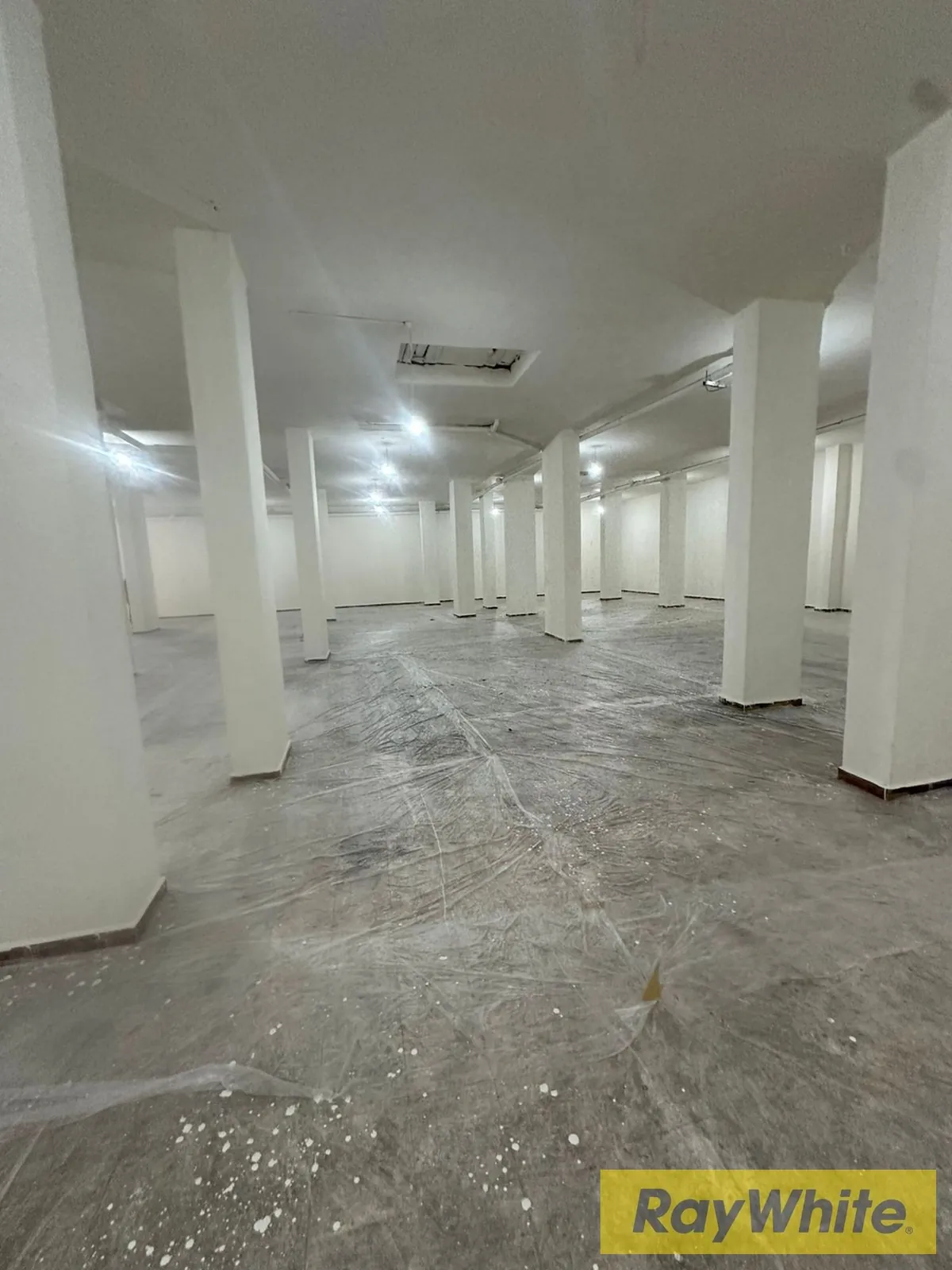Warehouse For Sale In Awkar — الصورة 2