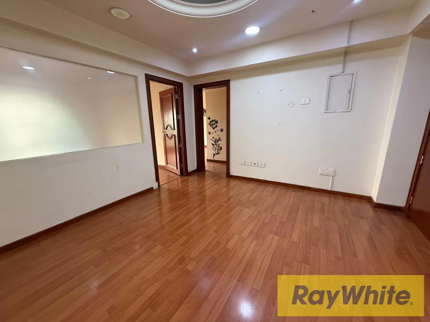 Office For Rent In Downtown – 100 Sqm — الصورة 1