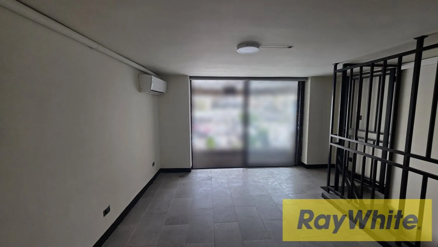 Shop For Rent In Dekwaneh — الصورة 4