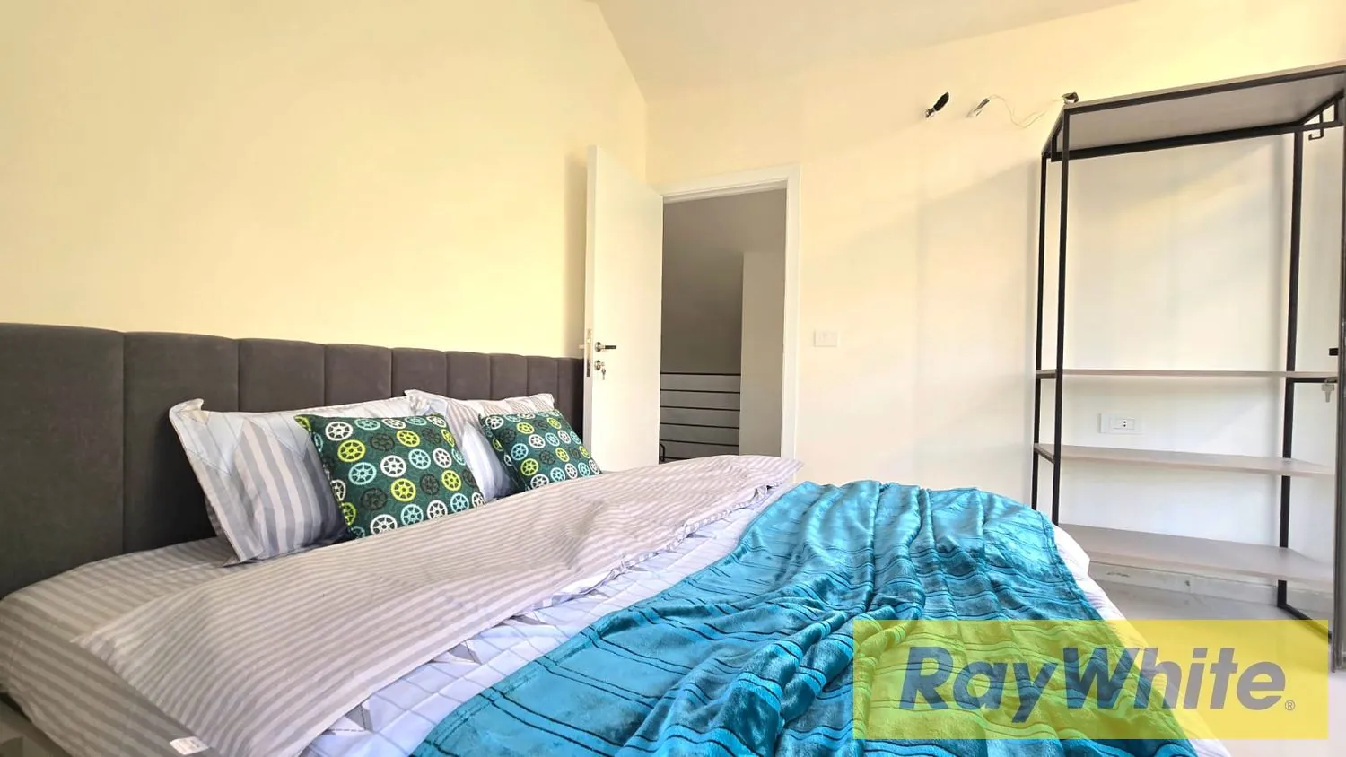 Duplex Apartment For Sale In Tabarja — الصورة 5