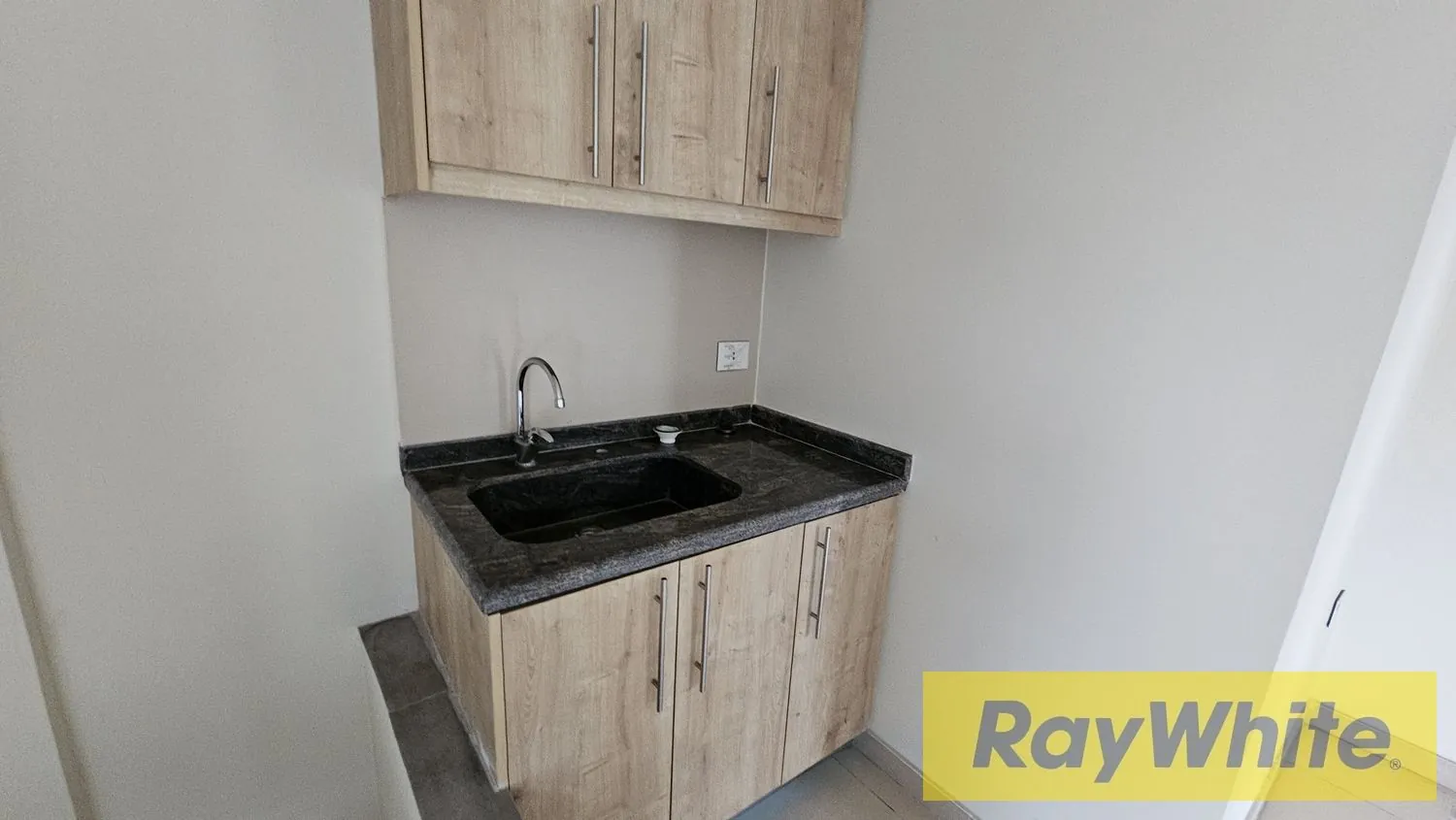 Duplex Apartment For Sale In Bouar — photo 2