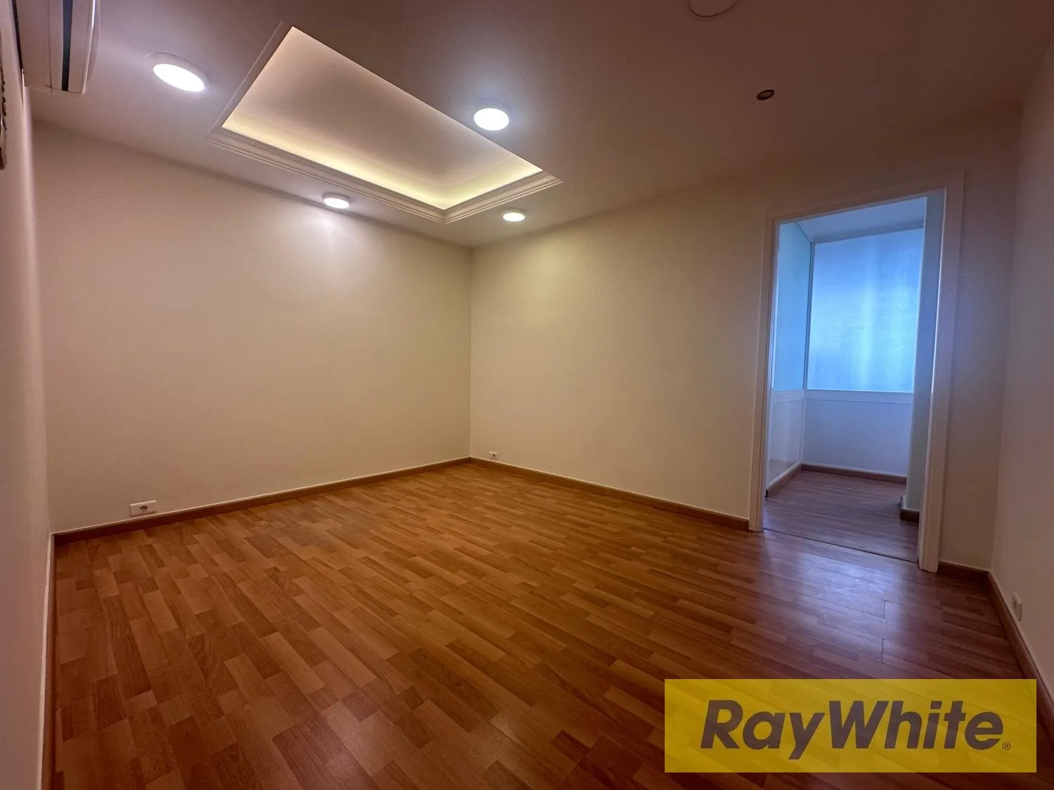 Office For Rent In Ramlet Al-baydah — photo 2