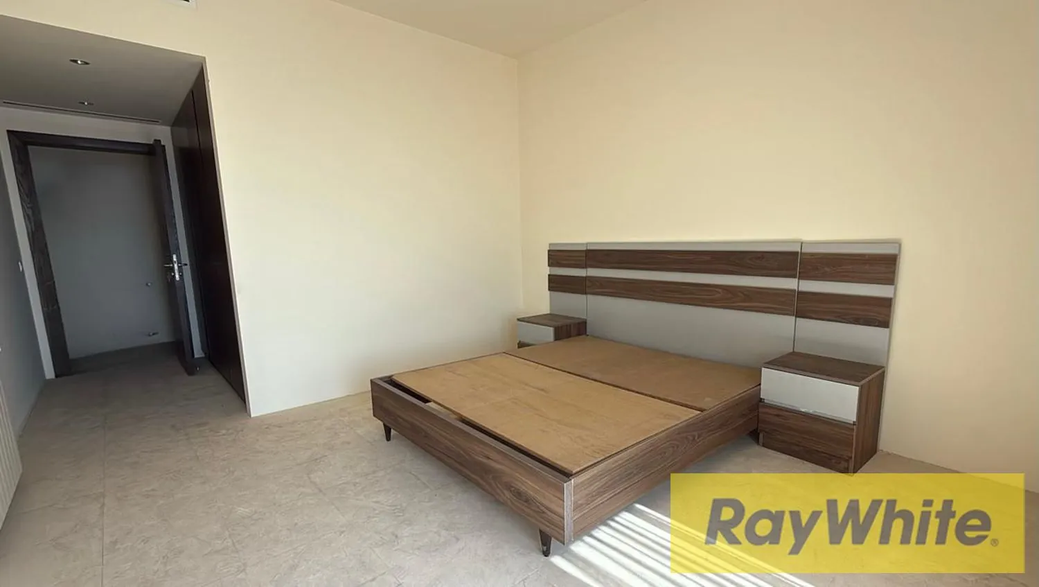 Apartment For Sale In Achrafieh – 385 Sqm | Sea And City View — الصورة 3