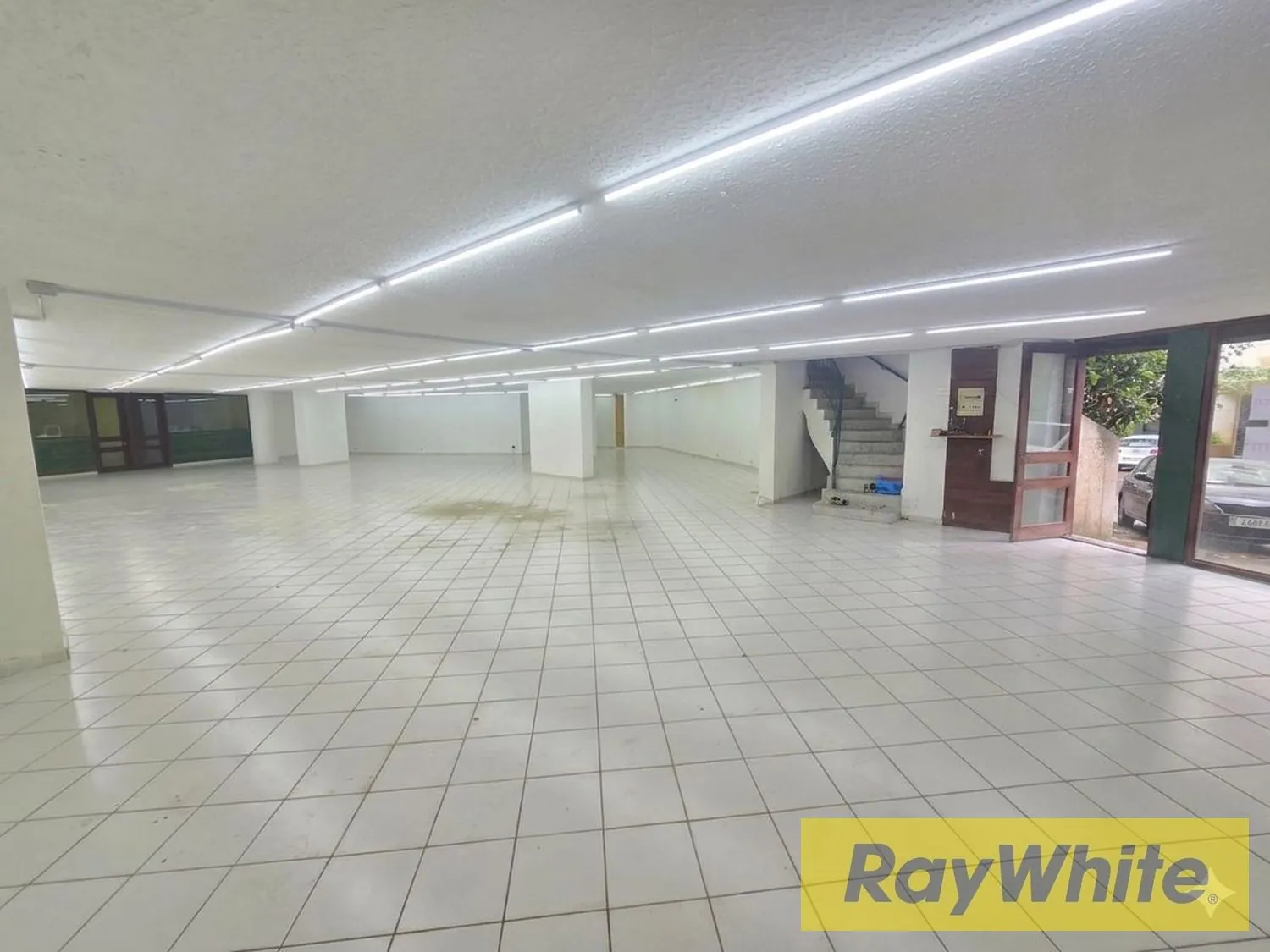 600m² Showroom For Rent In Mtayleb – Main Road — الصورة 2
