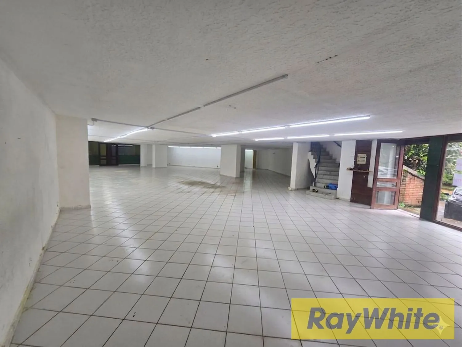 600m² Showroom For Rent In Mtayleb – Main Road — الصورة 3