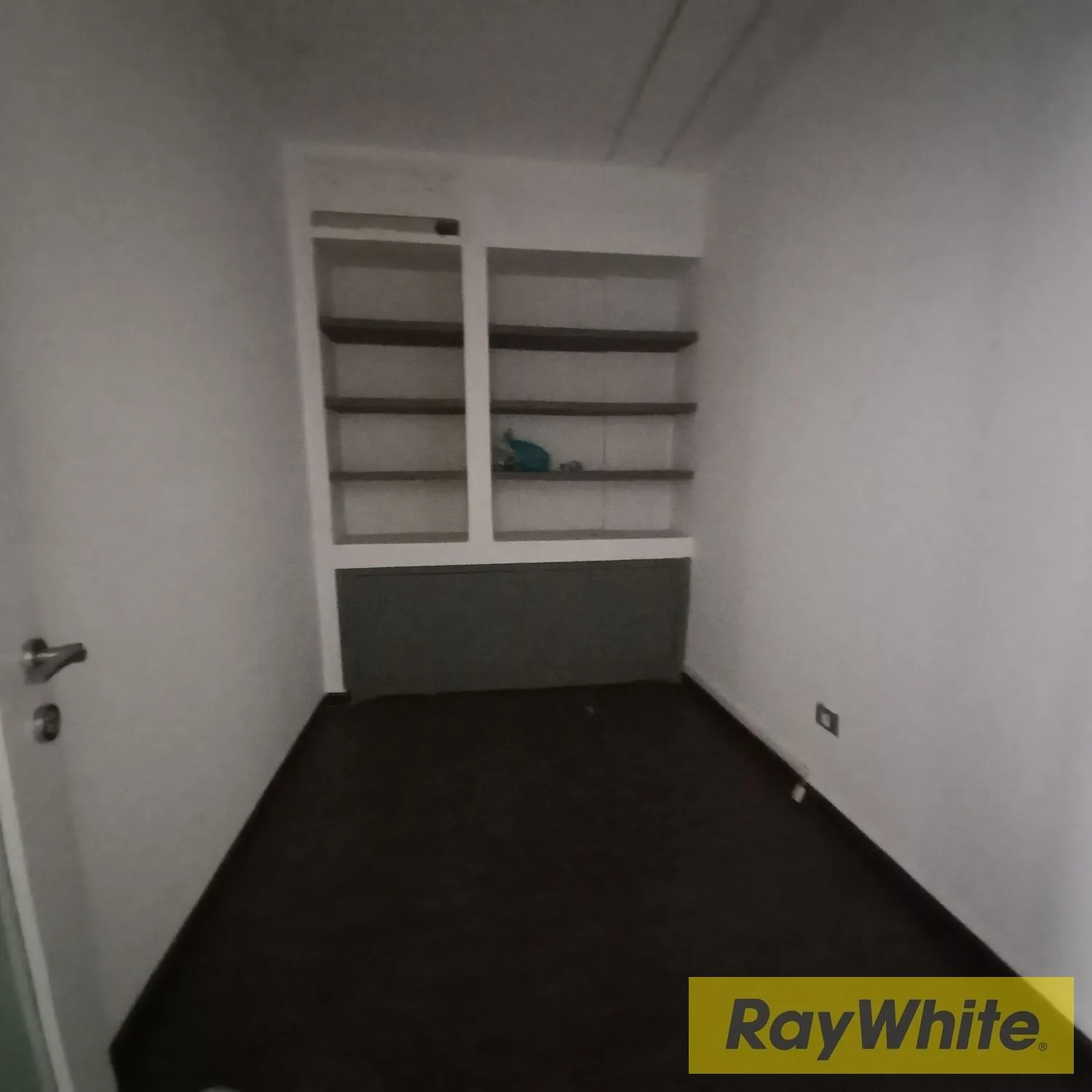 Office In Jal El Dib For Rent — photo 2