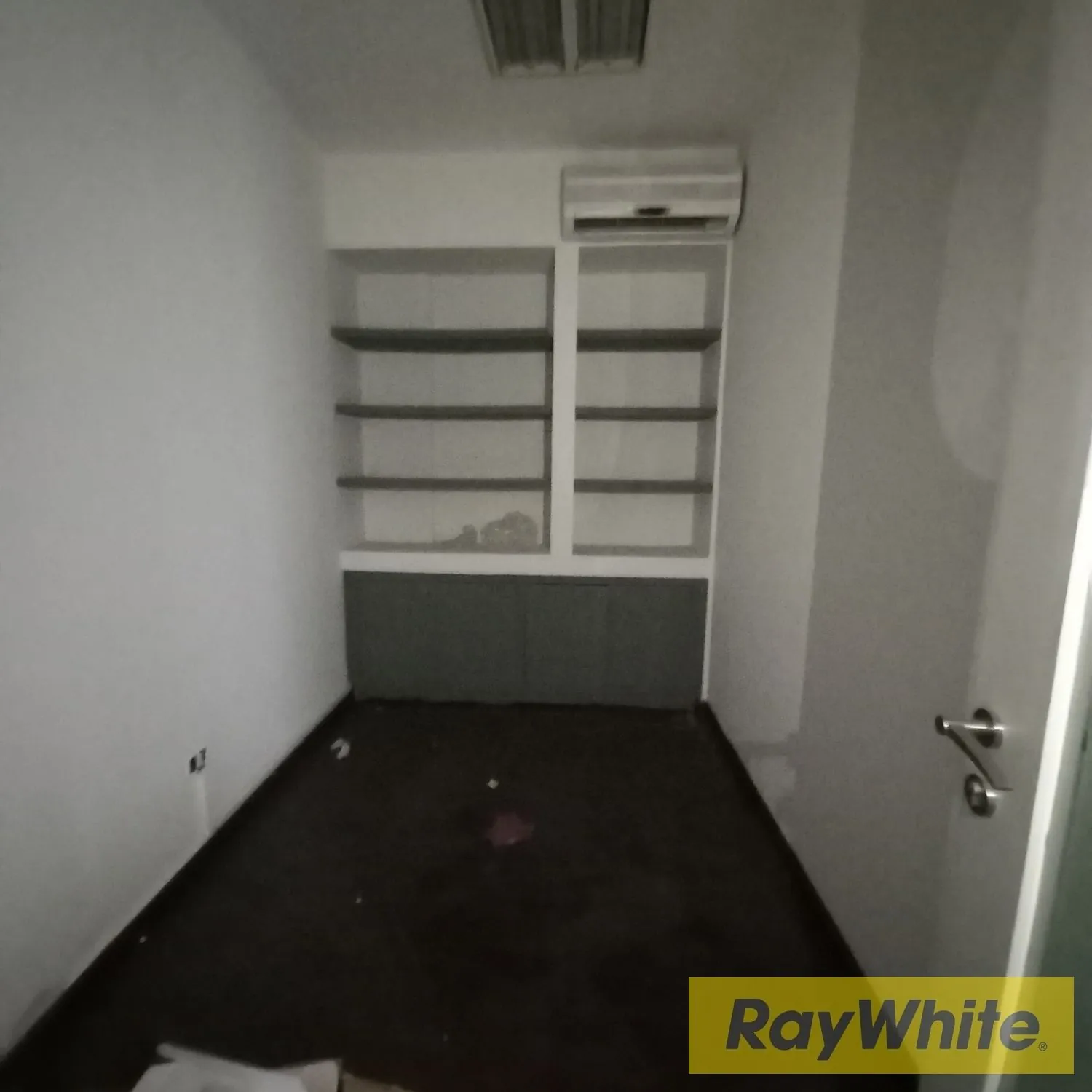 Office In Jal El Dib For Rent — photo 4