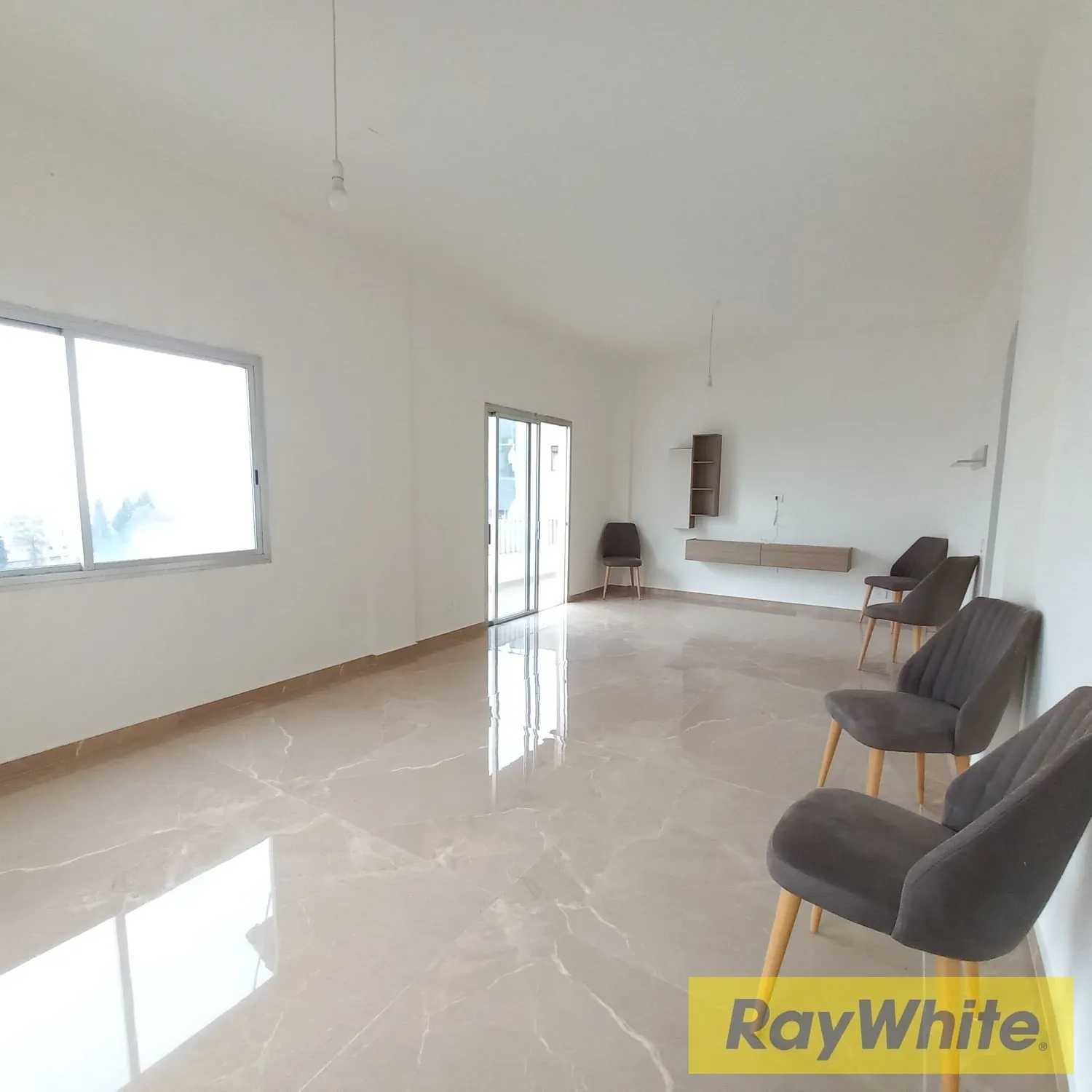 Renovated Apartment On A Hill In Bqenneya For Sale — الصورة 2