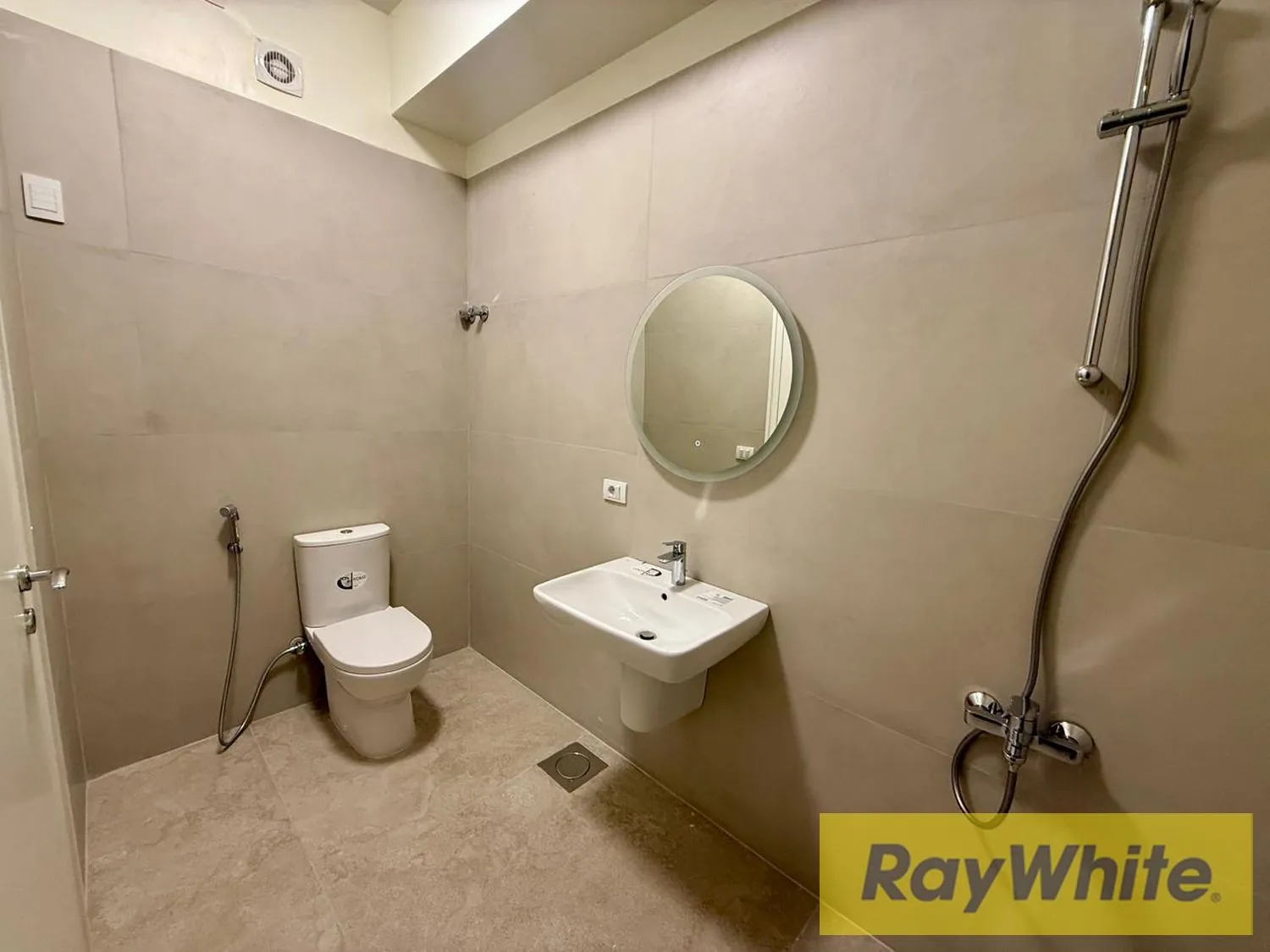 Office For Rent In Achrafieh – 250 Sqm — الصورة 3