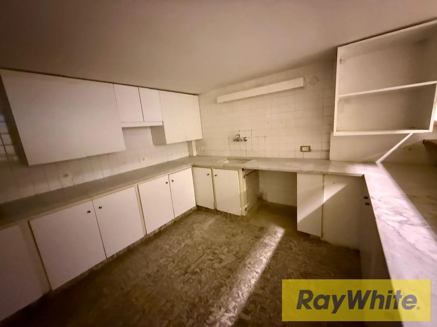 Office For Rent In Achrafieh – 250 Sqm — الصورة 4