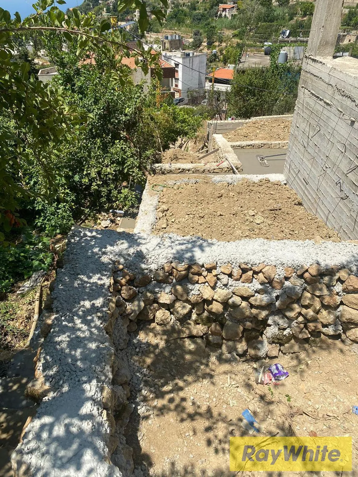Land With Stand Alone For Sale In Ghazir — الصورة 5