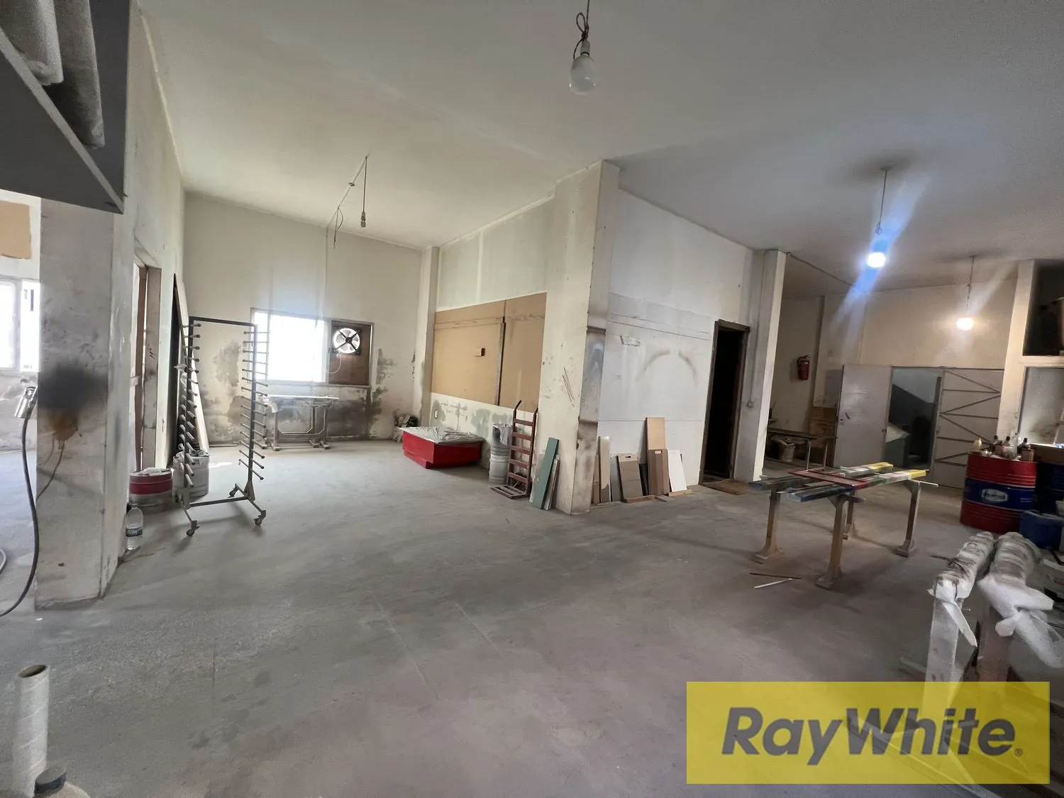 Industrial Hall For Rent In Sad El Bouchrieh – 150 Sqm