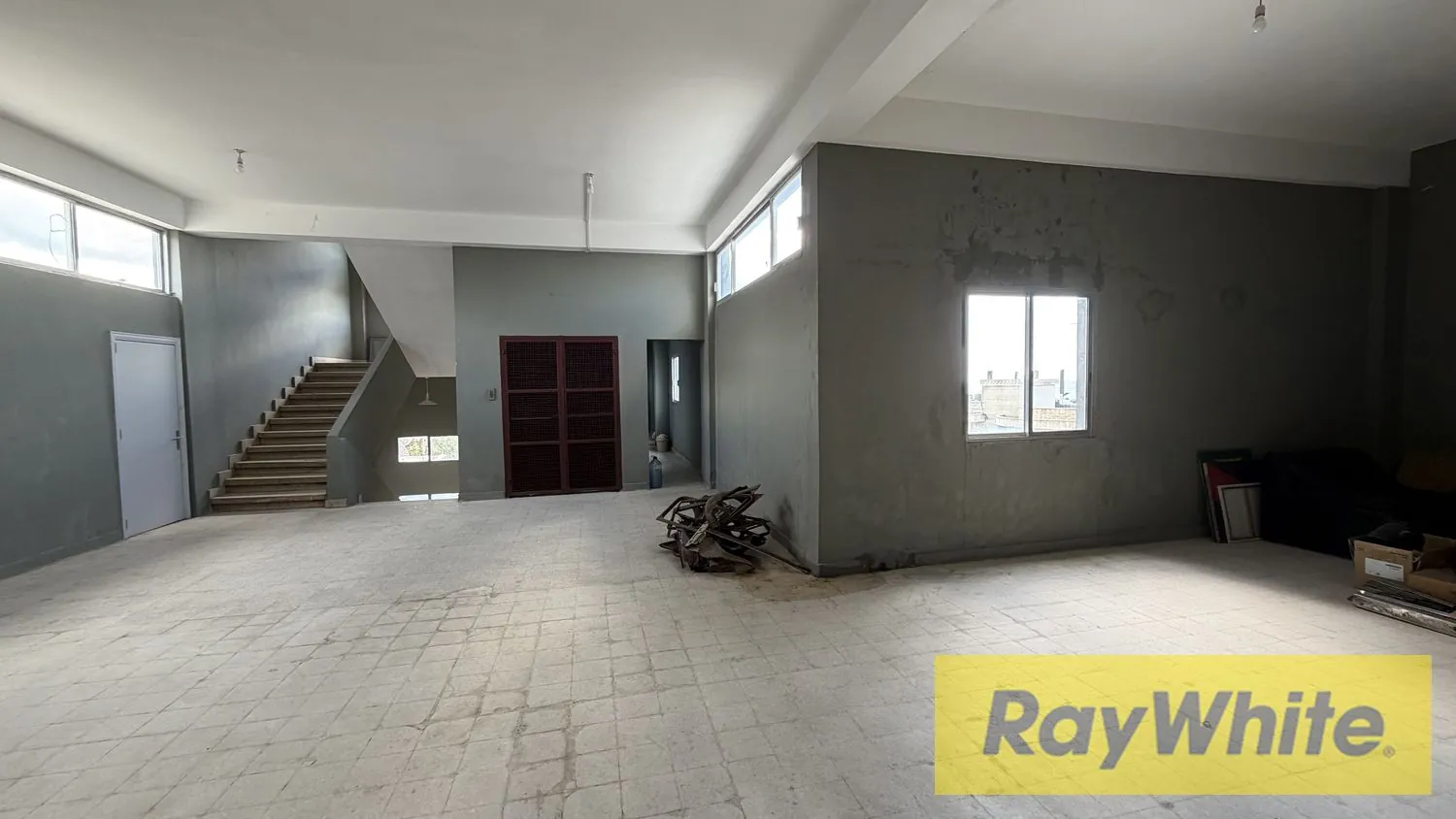 Hall / Showroom For Rent In Anchit Jbeil