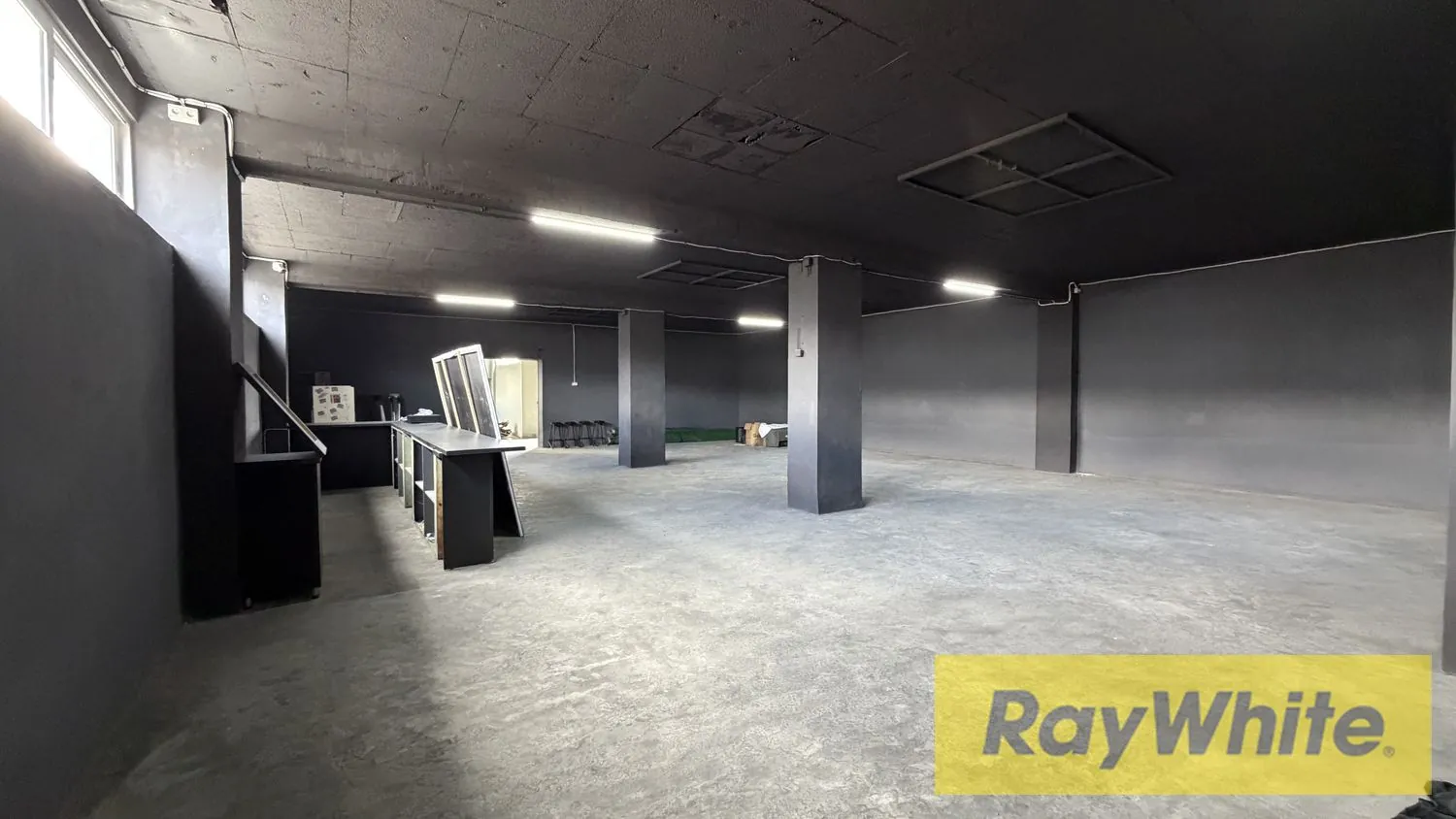 Hall / Showroom For Rent In Anchit Jbeil — photo 2