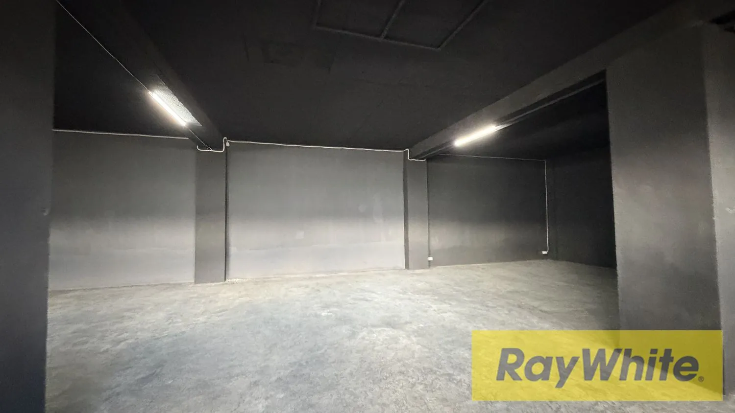 Hall / Showroom For Rent In Anchit Jbeil — photo 3