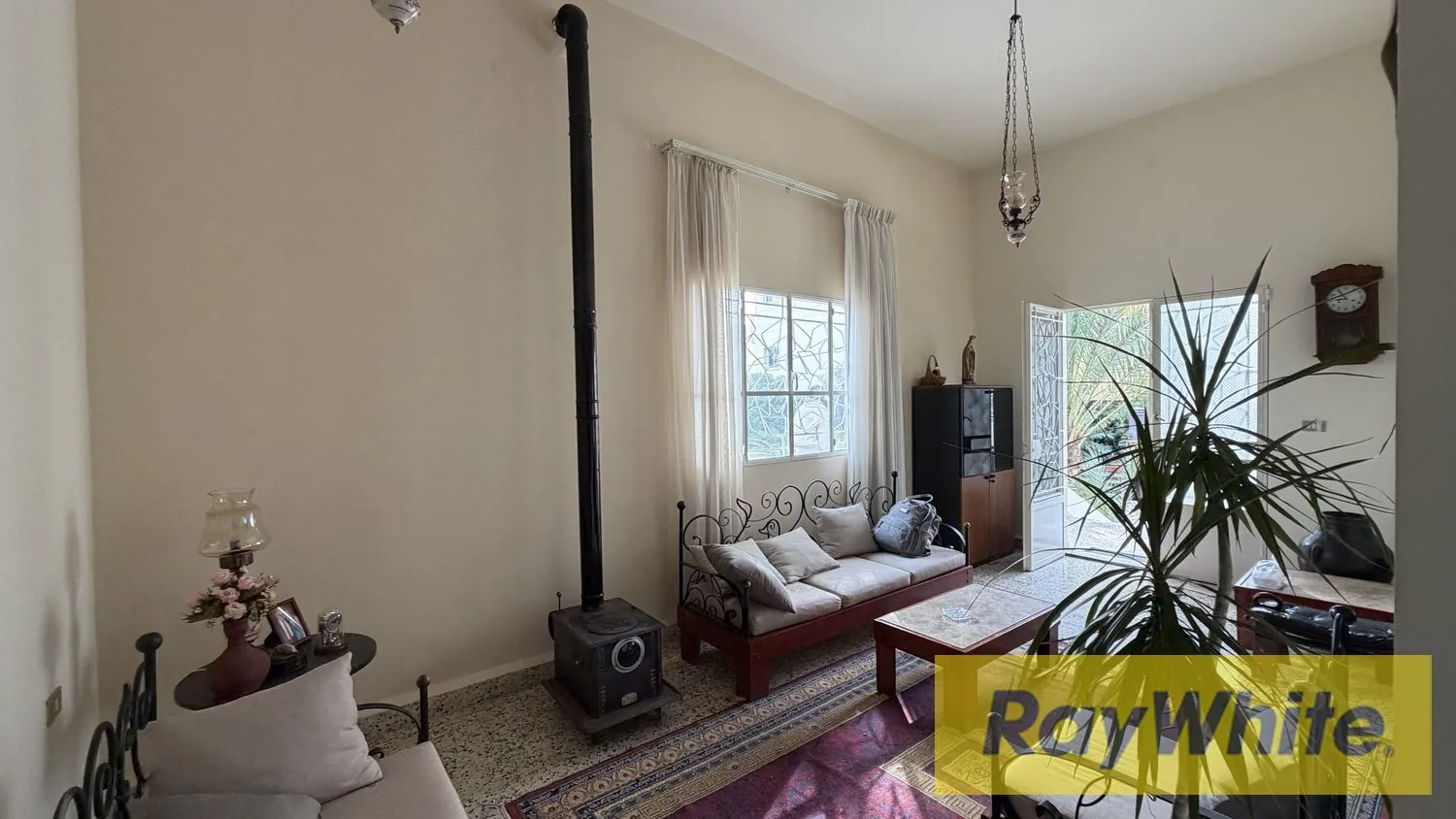 Stand Alone House For Sale In Amchit Jbeil — الصورة 5