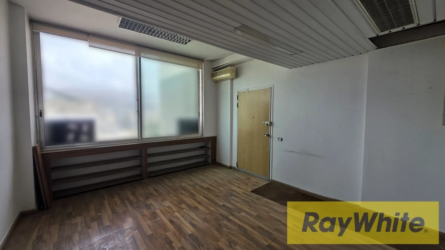Office For Rent In Horch Tabet – Prime Main Road Location — الصورة 4