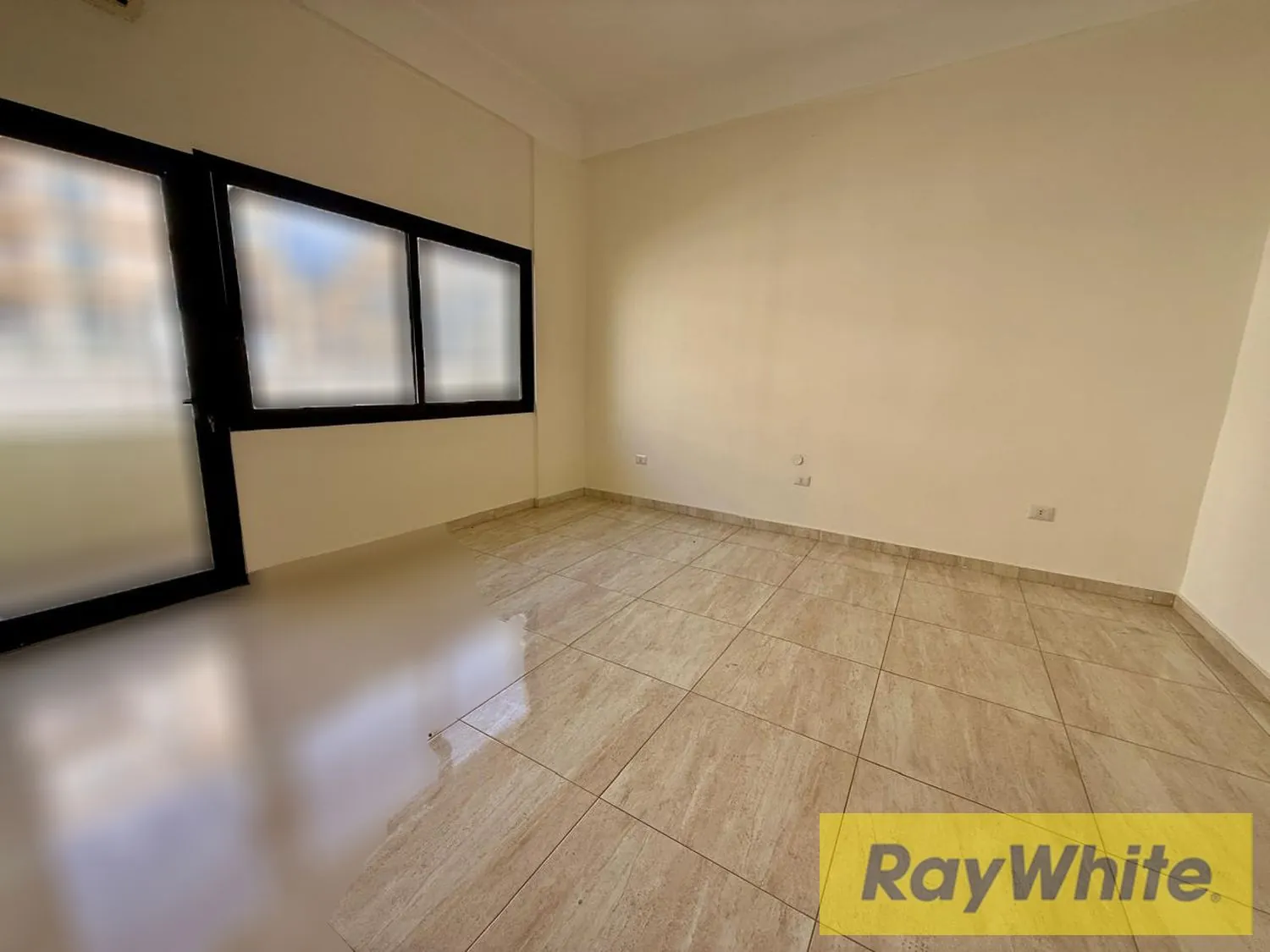 Office For Rent In Badaro – 170 Sqm — الصورة 2