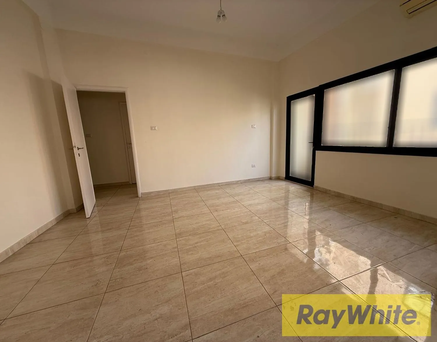 Office For Rent In Badaro – 170 Sqm — الصورة 4