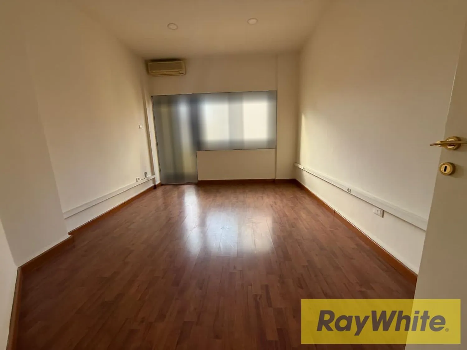 Office For Rent In Badaro – 170 Sqm — الصورة 2