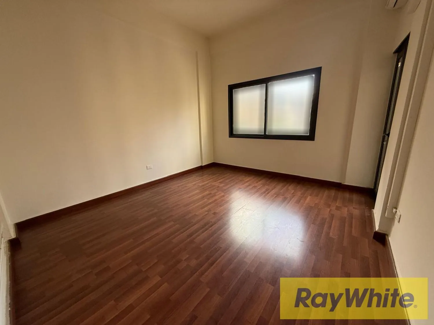 Office For Rent In Badaro – 170 Sqm — الصورة 4