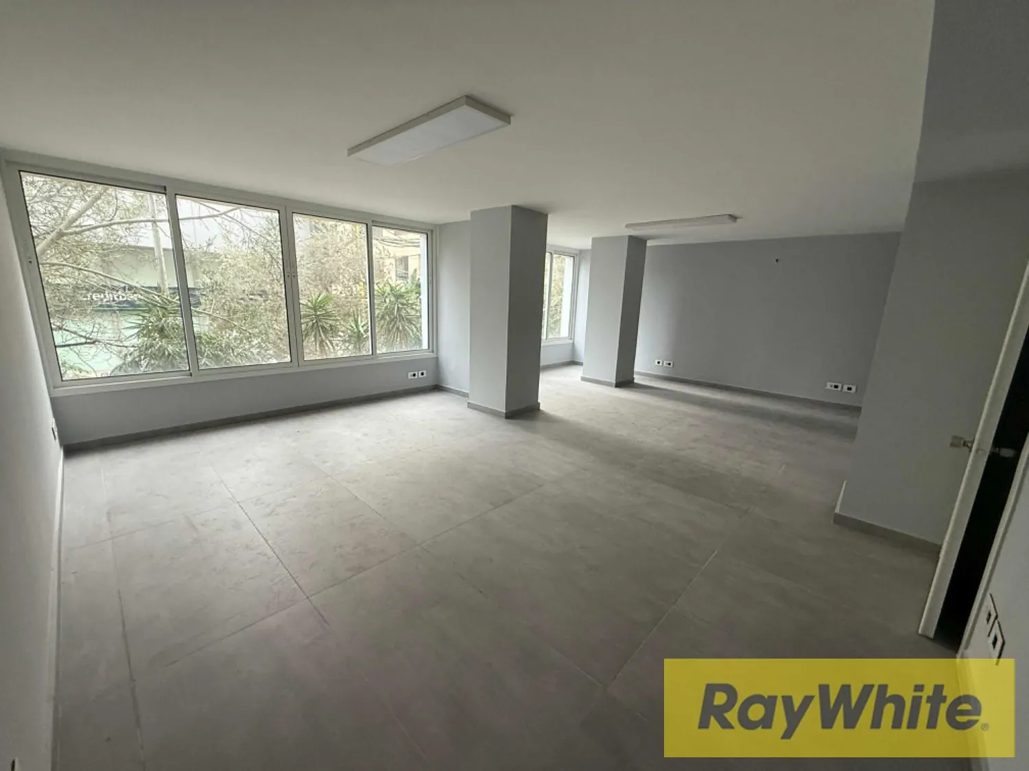 Office For Rent In Badaro – 110 Sqm — الصورة 5