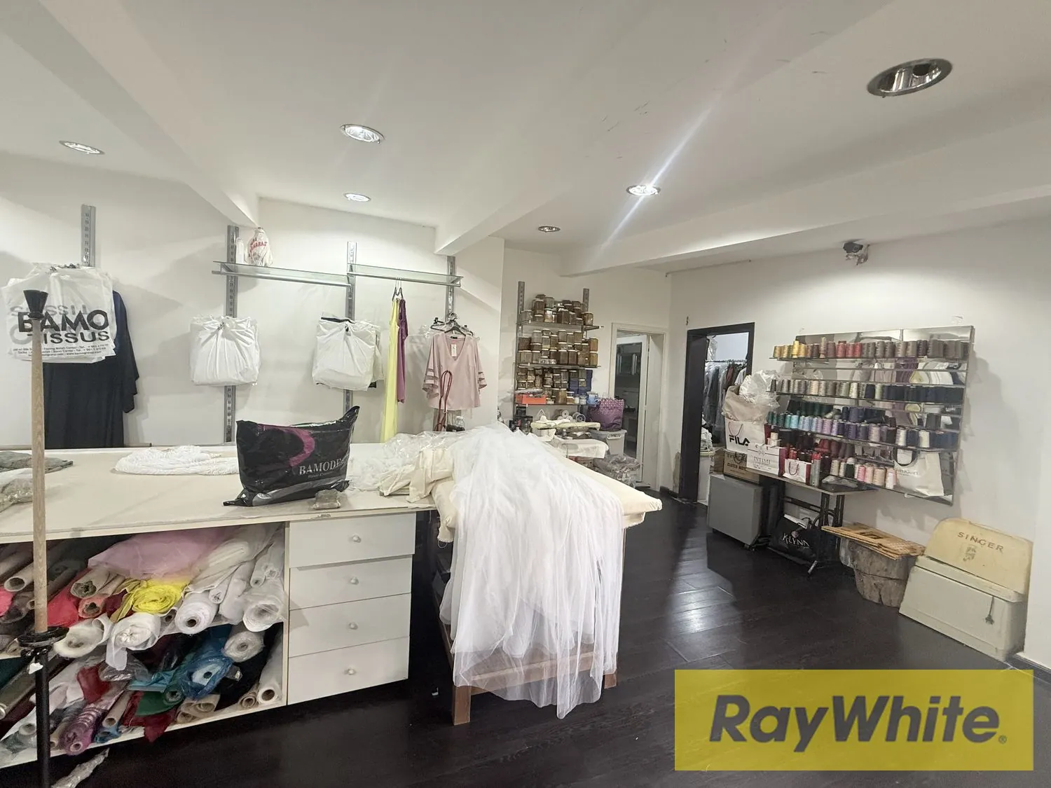 Shop For Rent In Halat Jbeil — الصورة 3