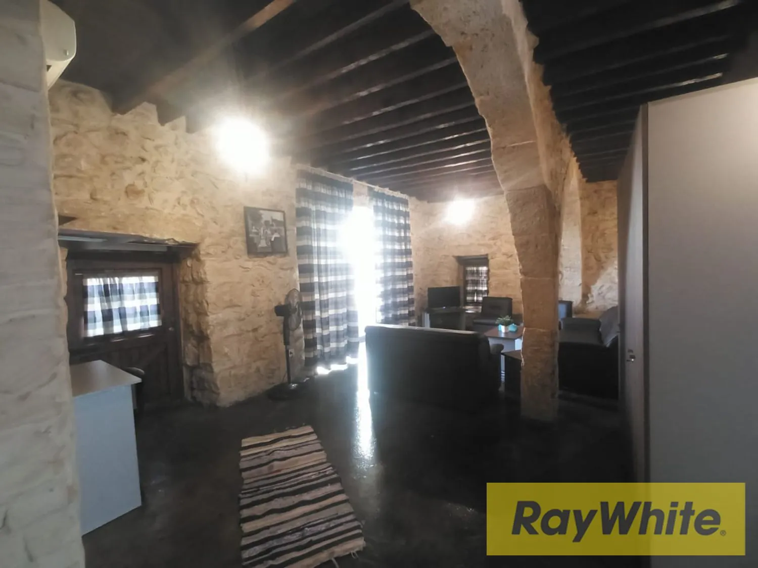 Chalet For Rent In Blat Jbeil — الصورة 3
