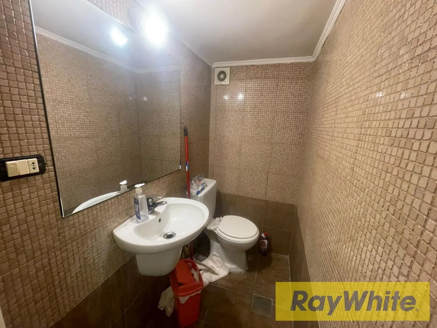Furnished Office For Sale In Antelias |city View — الصورة 5