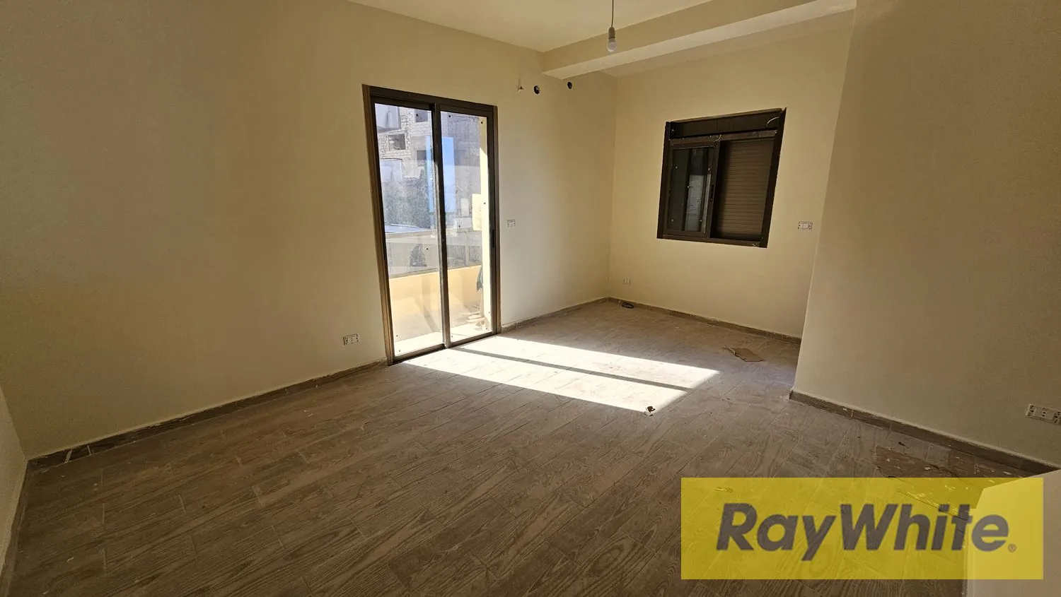 Apartment For Sale In Bouar — الصورة 4