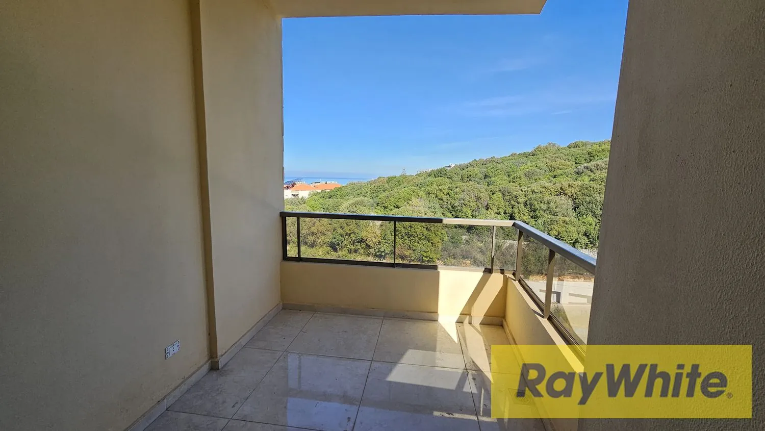 Brand New Apartment For Sale In Bouar — الصورة 3