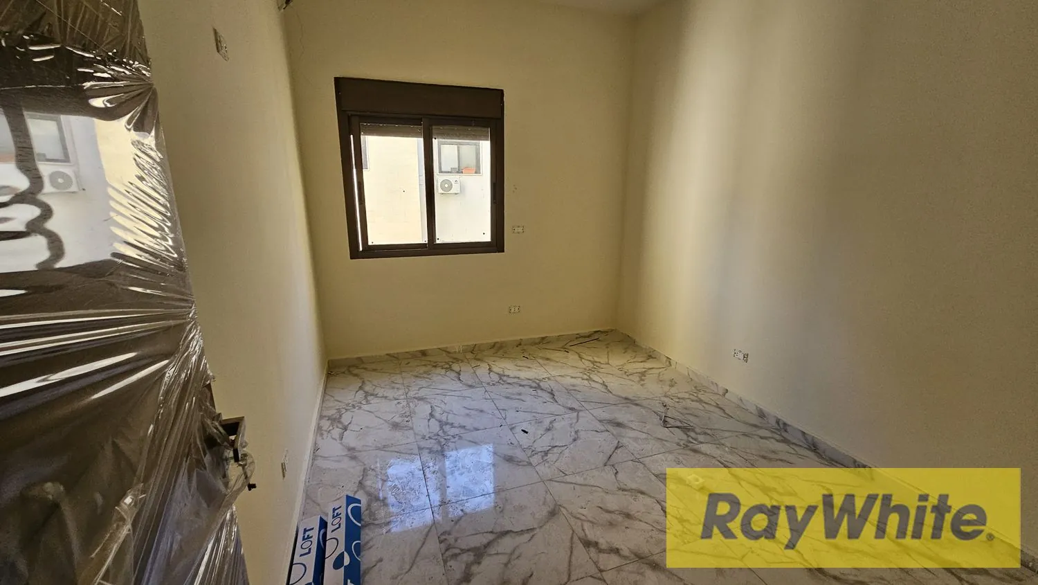 Brand New Apartment For Sale In Bouar — الصورة 4