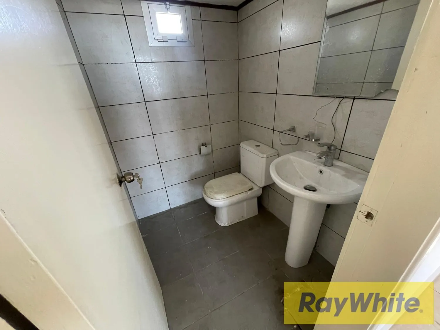 Office For Sale In Dora – 65 Sqm — الصورة 3