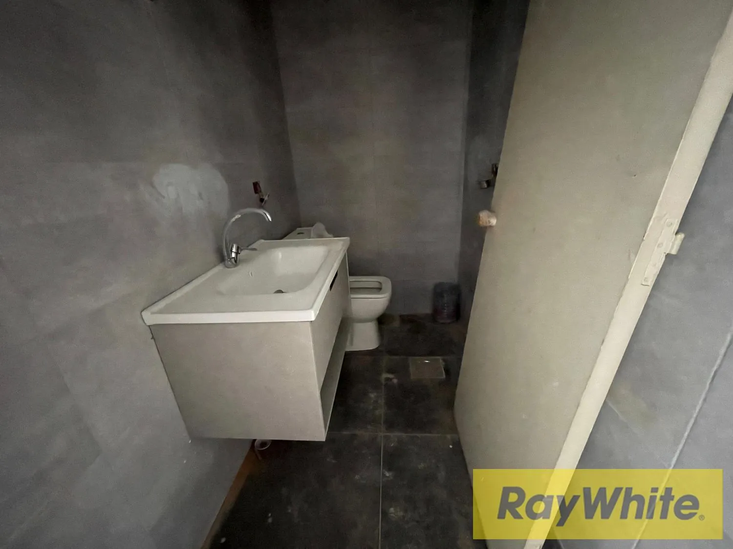 Office For Sale In Dora – 125 Sqm — الصورة 3