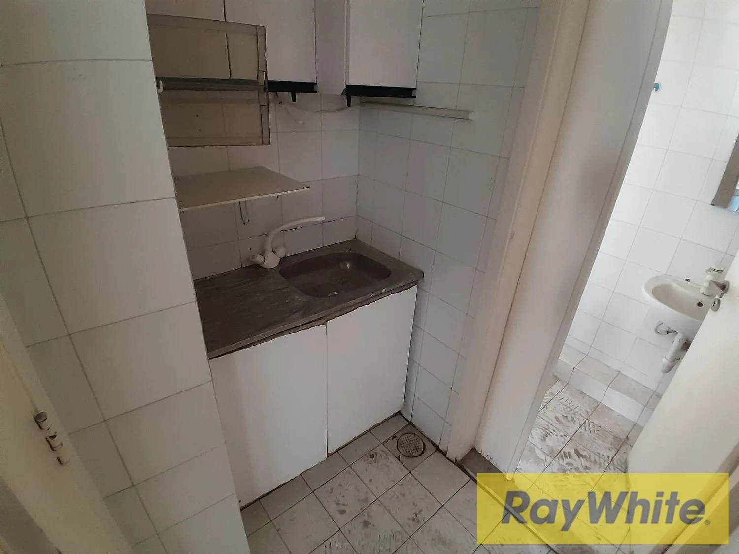 Office For Rent In Achrafieh – 70 Sqm — الصورة 5