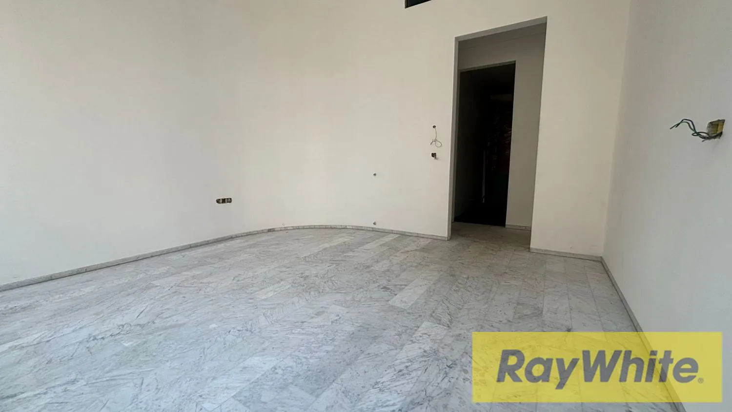 Apartment For Sale In Badaro — الصورة 2