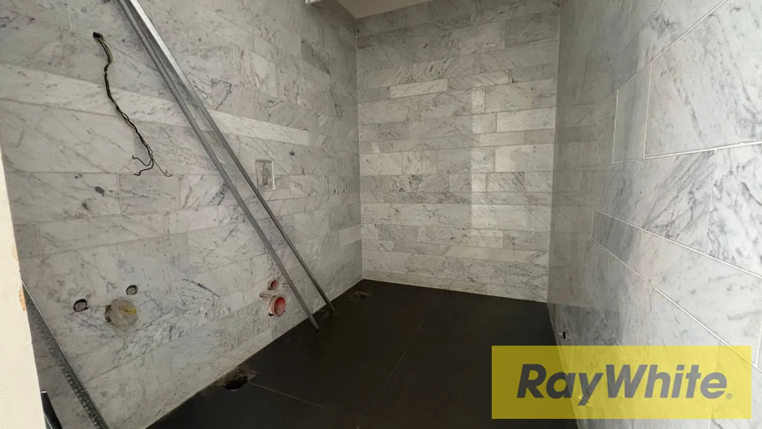 Apartment For Sale In Badaro — الصورة 5