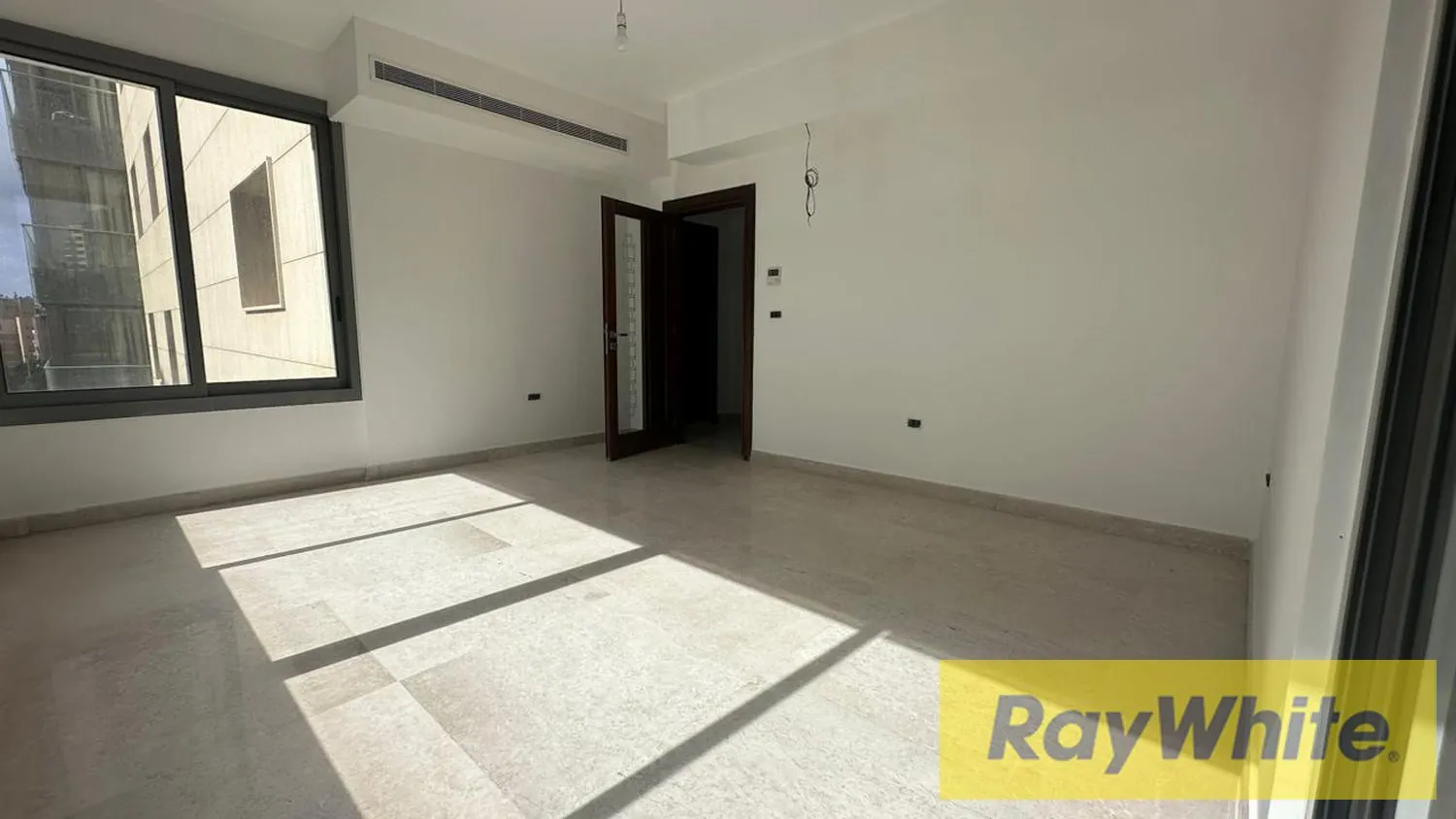 Luxury Apartment For Sale In Unesco Beirut — الصورة 3