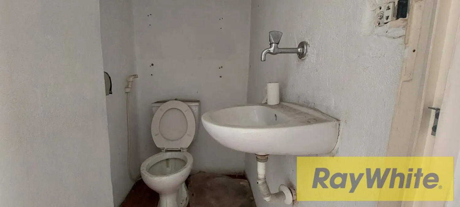 Shop For Rent In Ain El Remeneh — الصورة 3