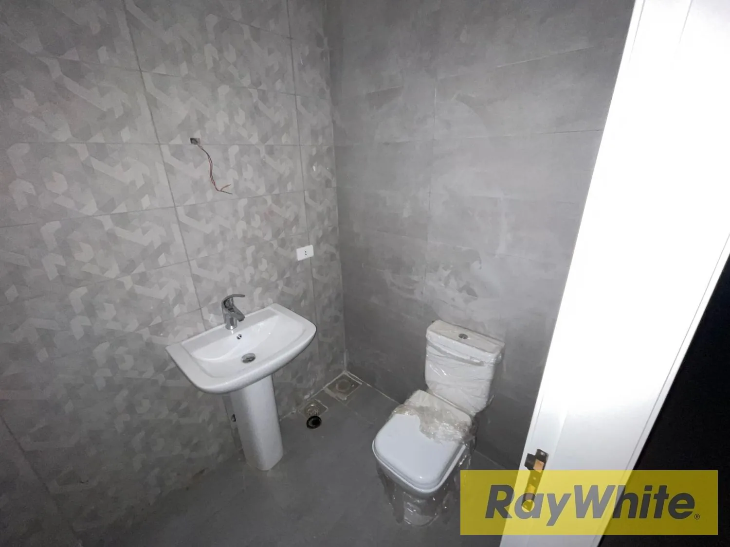 Apartment For Sale In Dbayeh — الصورة 5