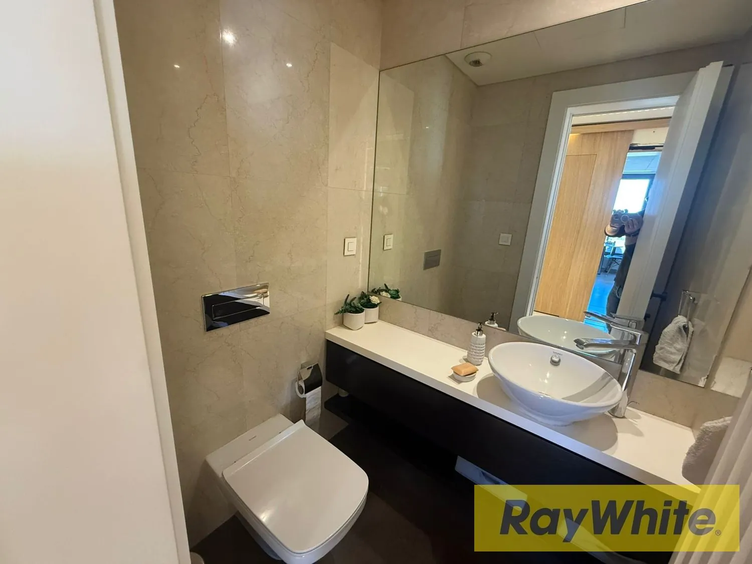 Luxury Apartment For Sale In Waterfront Dbayeh — الصورة 4