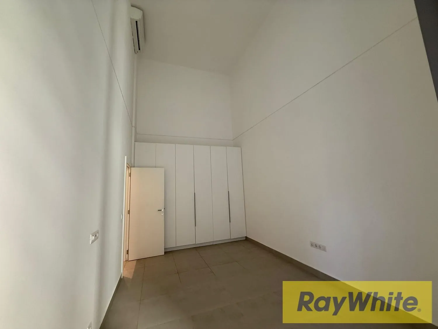 Apartment For Sale In Achrafieh – 178 Sqm — photo 5
