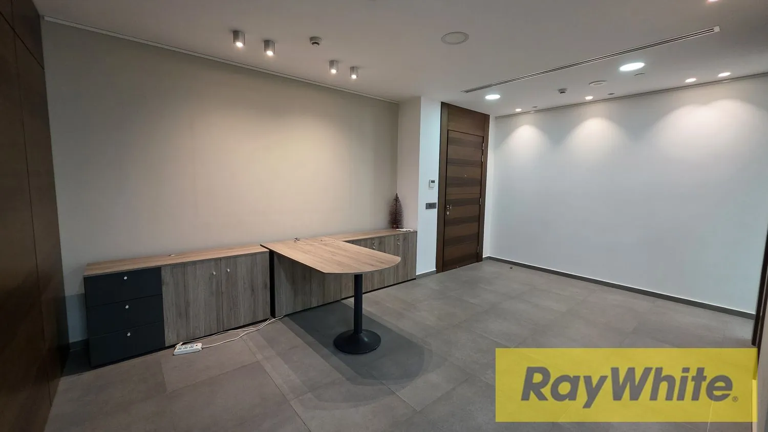 Office Space For Sale In Prime Horch Tabet — photo 3