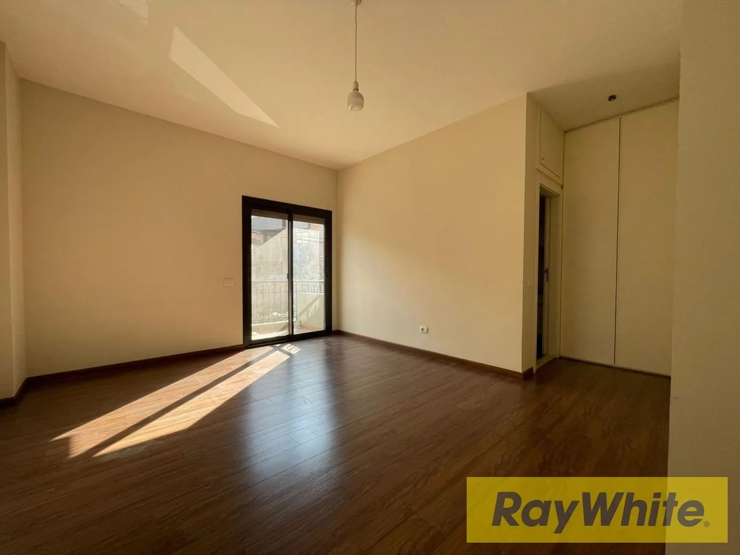 Apartment For Sale In Mtayleb — الصورة 2